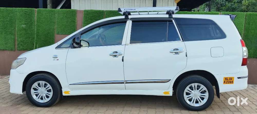 Toyota Innova,2.5,g4,2015,bsiv,7 Seater