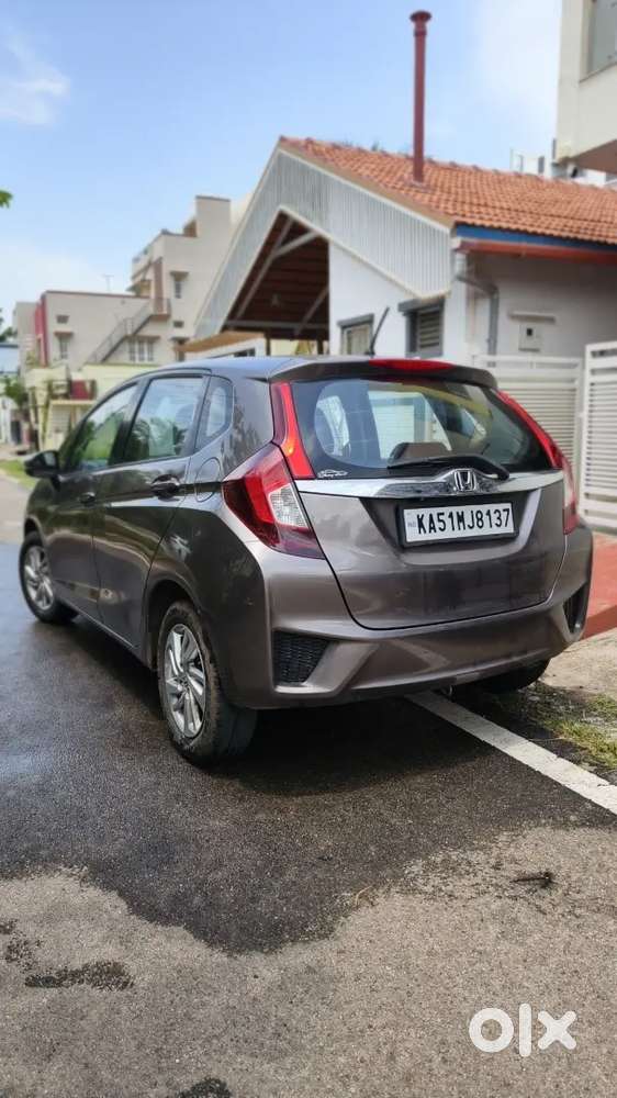 Honda Jazz 2016 Petrol Automatic 98979 Km Driven,