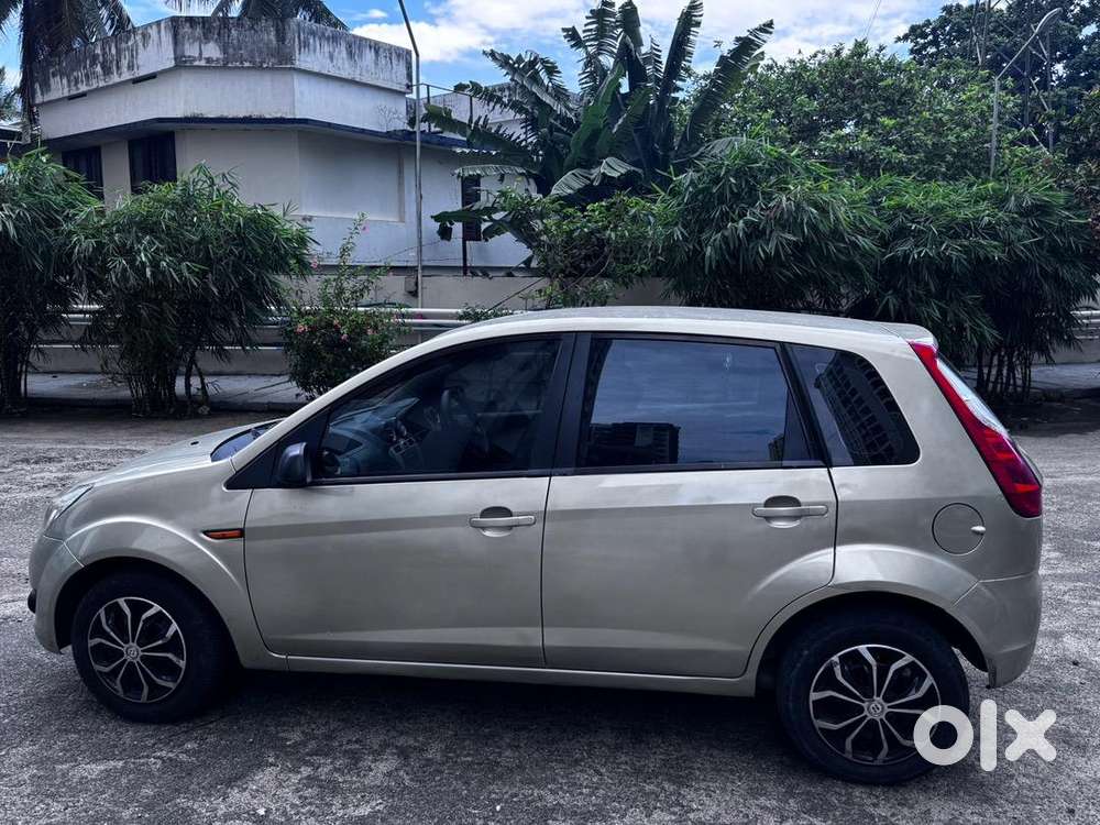 Ford Figo 2010 Petrol 140000 Km Driven