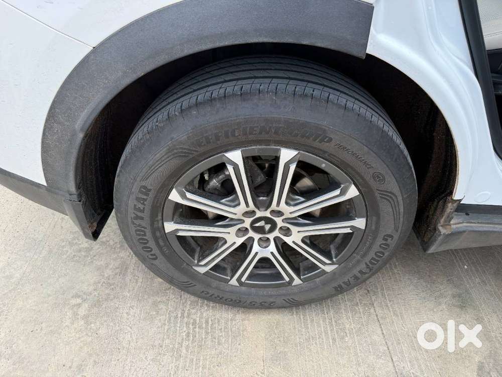 Mahindra Xuv700 2024 Diesel 15900 Km Driven