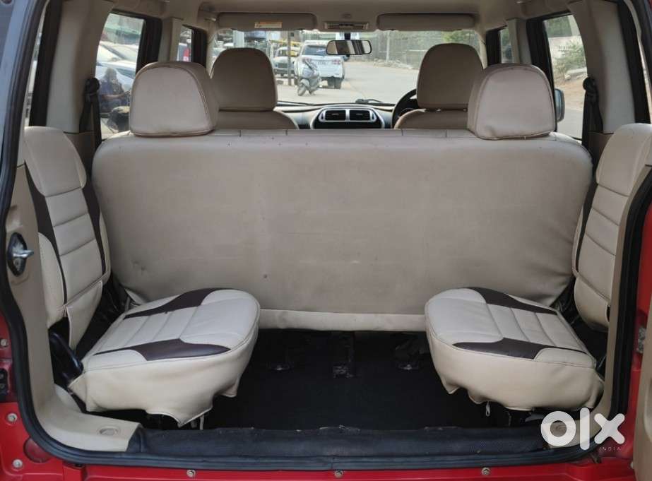 Mahindra Tuv 300 Mhawk100 T8 Dual Tone, 2017, Diesel