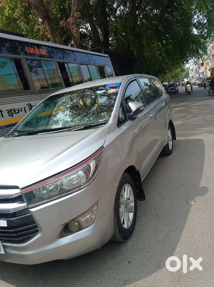 Toyota Innova Crysta 2017 Model 2nd Owner 8 Seater Meerut Rto Register