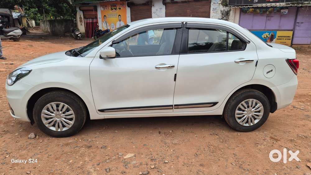 Maruti Suzuki Swift Dzire Vxi Optional, 2023, Petrol
