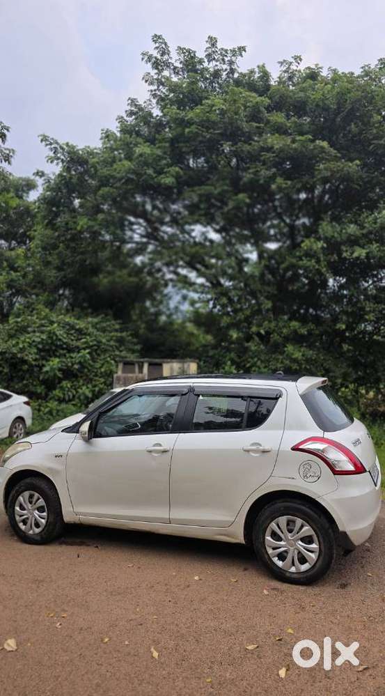 Maruti Suzuki Swift Vxi + Manual, 2015, Petrol
