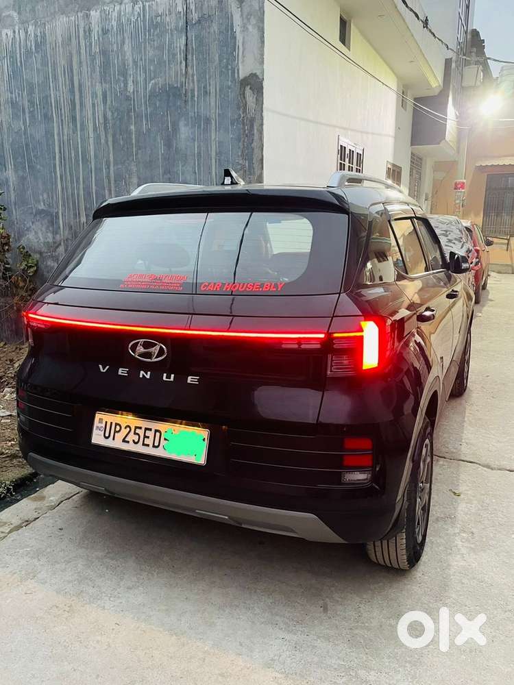 Hyundai Venue Petrol Manual 2024