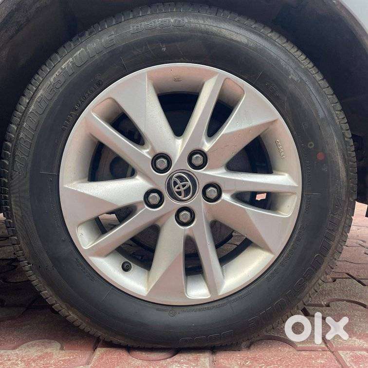 Toyota Innova Crysta 2.4 G Mt 8s, 2016, Diesel