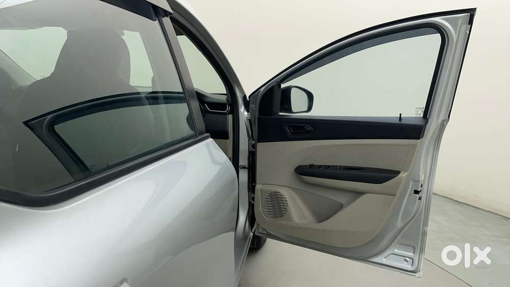 Renault Triber Rxt, 2024, Petrol