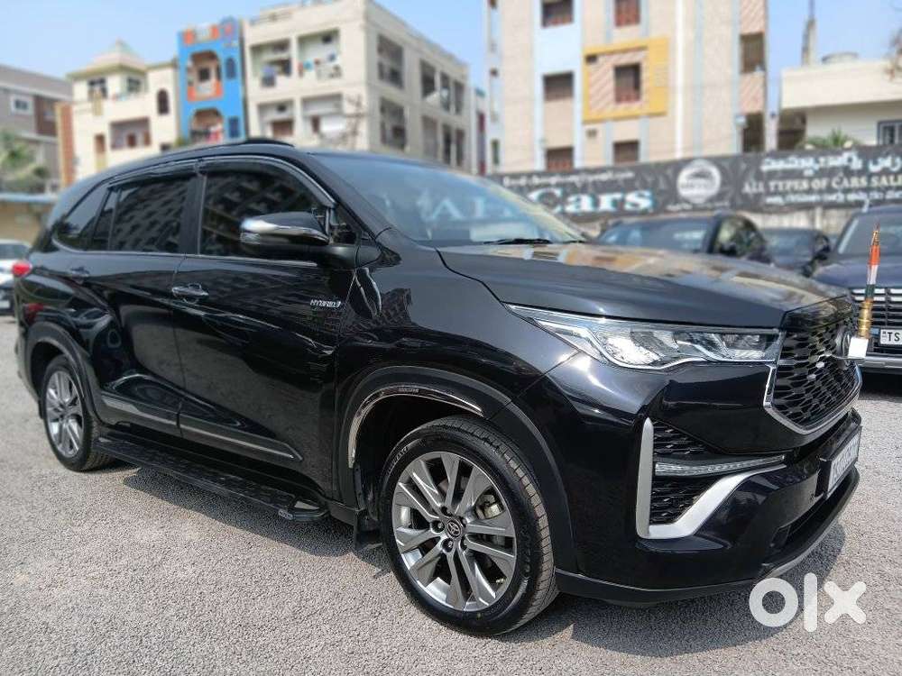 Toyota Innova Hycross 2.0 Zx Hybrid 7 Str, 2023, Petrol