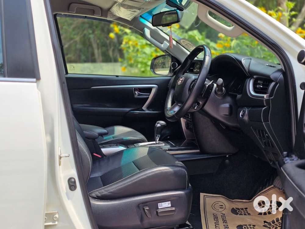 Toyota Fortuner 4x2 At 2.7 Petrol, 2022, Petrol