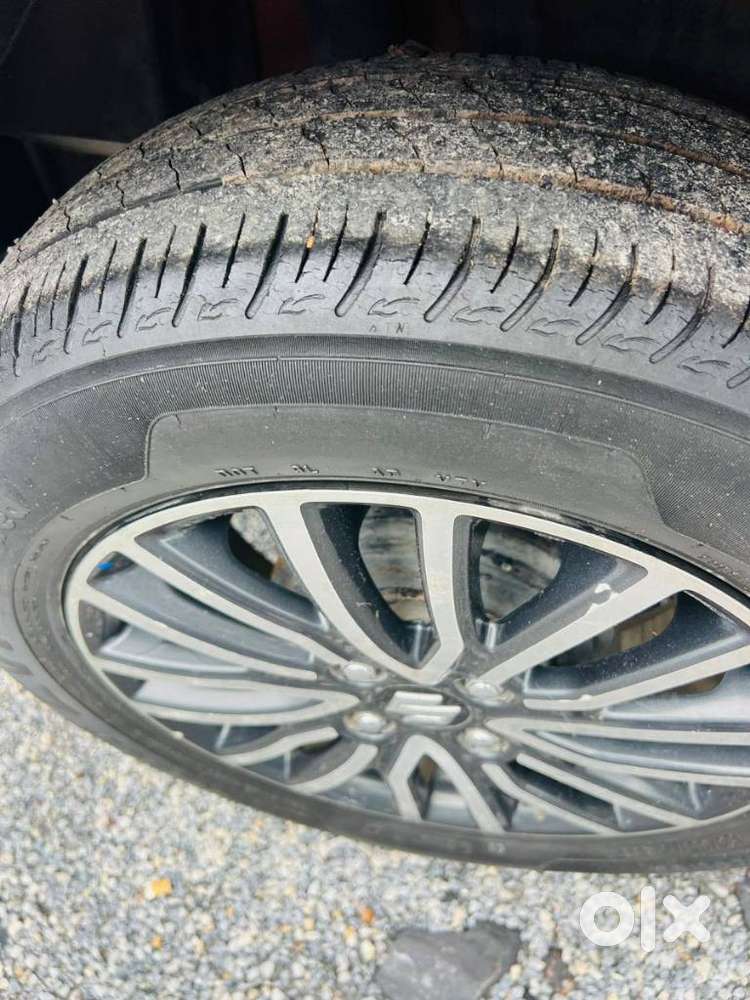 Maruti Suzuki Swift Dzire Amt Zxi Plus, 2017, Petrol