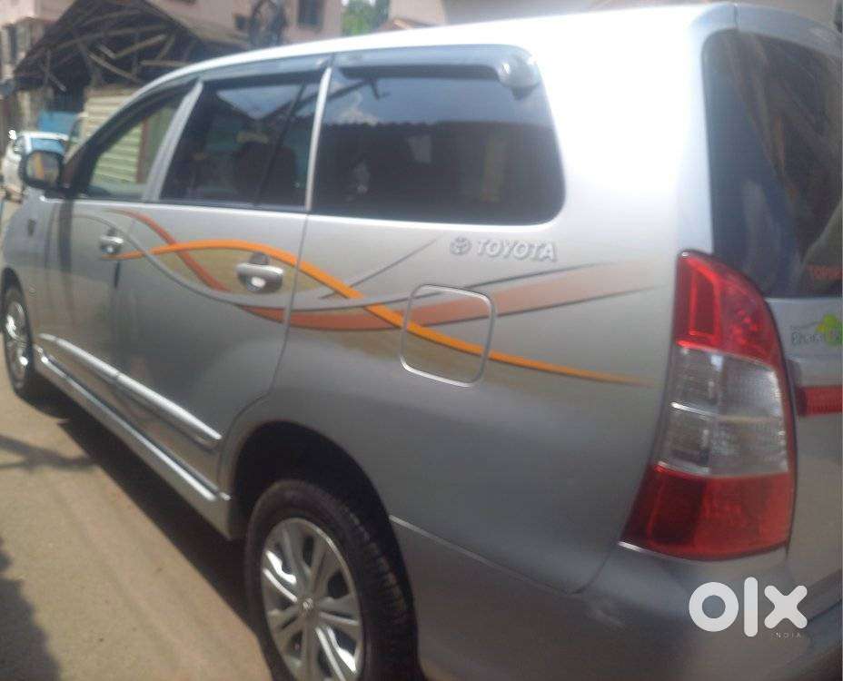 Toyota Innova 2.5 G (diesel) 8 Seater Bs Iv, 2014, Diesel