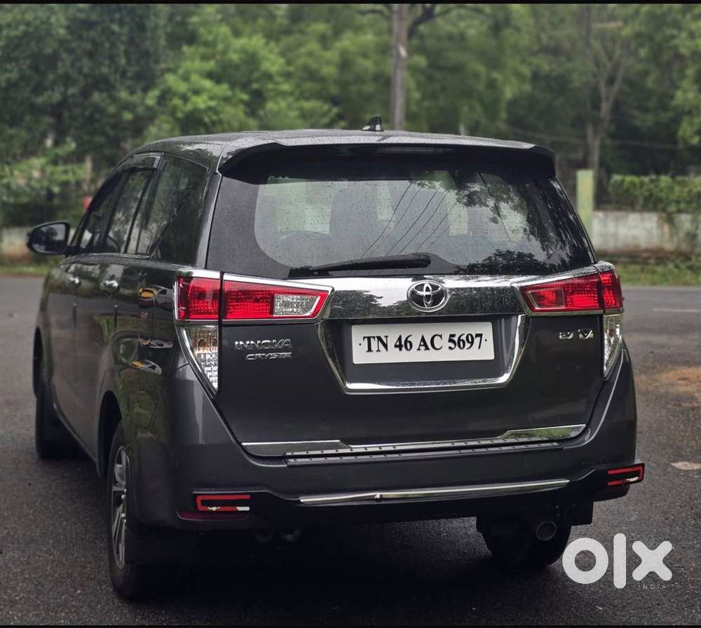 Toyota Innova Crysta 2.7 V, 2023, Petrol