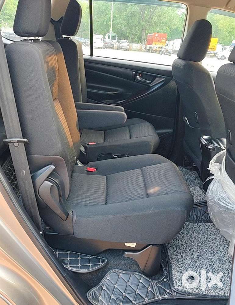 Toyota Innova Crysta 2.4 G Mt 7 Str, 2021, Diesel