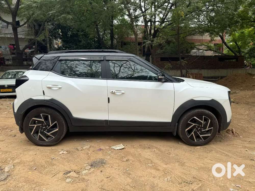 Mahindra Xuv300 Ax7 At Petrol 2026