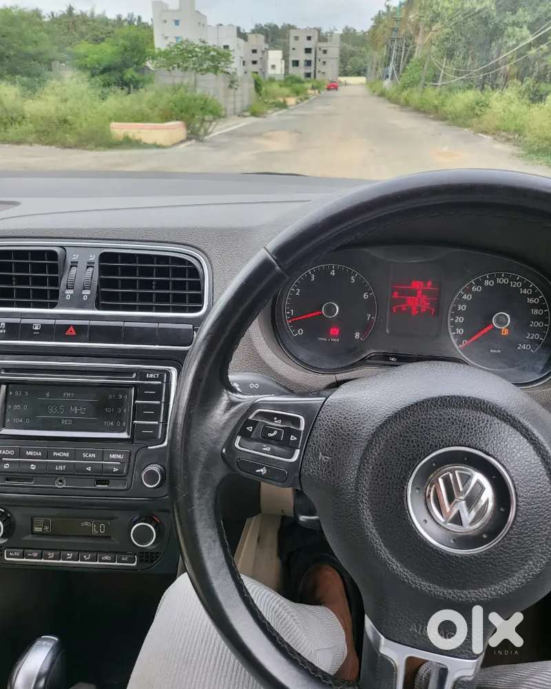 Volkswagen Vento Highline Petrol 2014