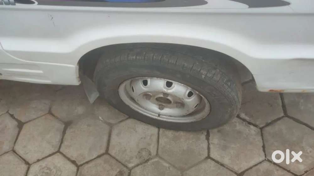 2014 First Owner White Colour Tyre Ok 2029 Paper Valid School Van