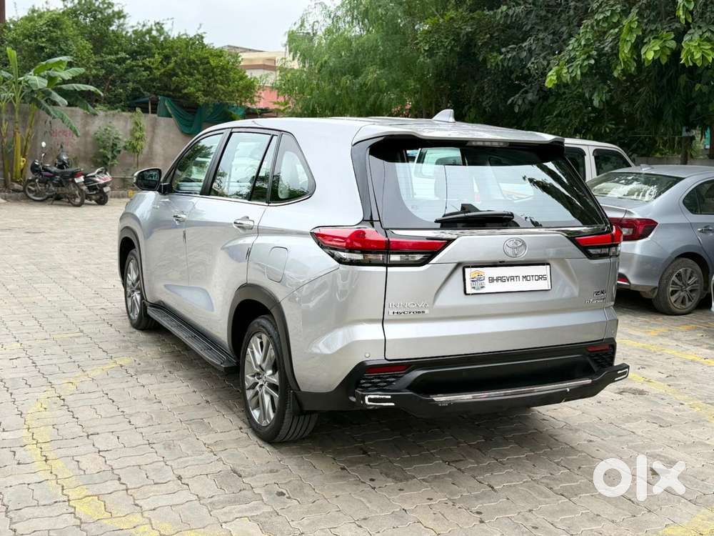 Toyota Innova Hycross 2.0 Zx (o) Hybrid 7 Str, 2024, Petrol