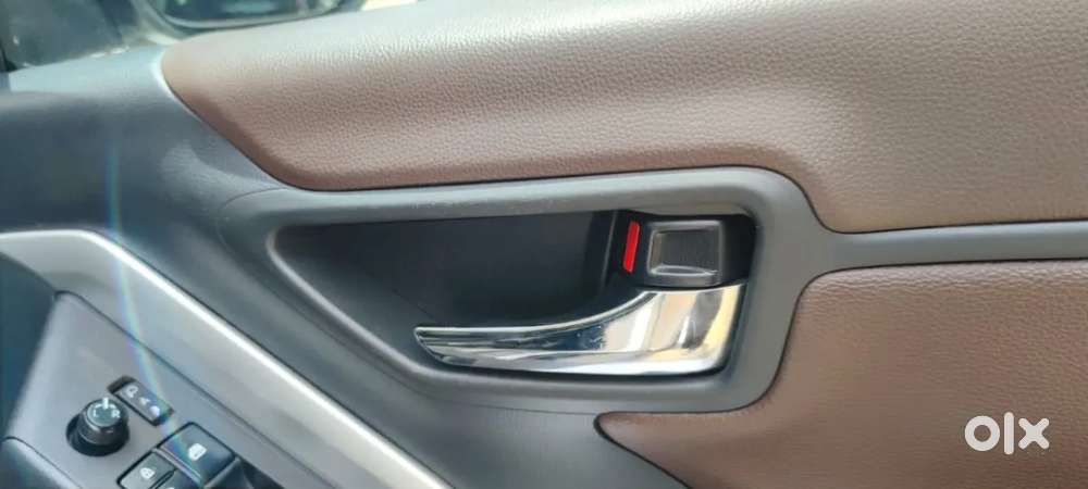 Toyota Innova Hycross 2.0 Vx Hybrid 7 Str, 2025, Petrol