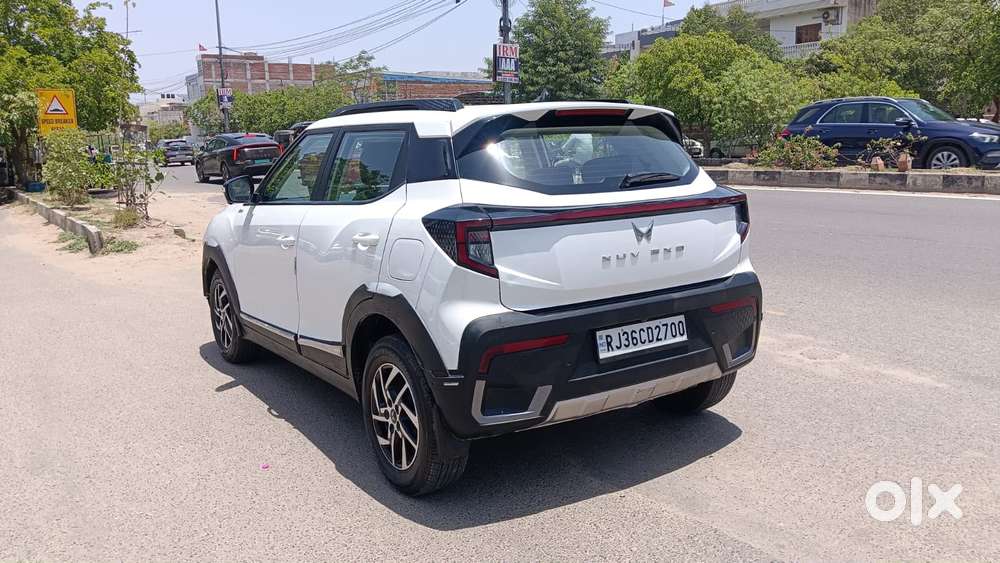 Mahindra Xuv 3xo Ax5 Pm Mt, 2024, Petrol