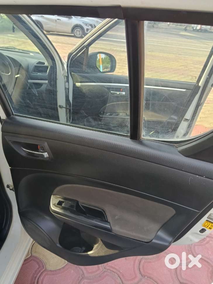 Maruti Suzuki Swift 1.2 Vxi (o), 2014