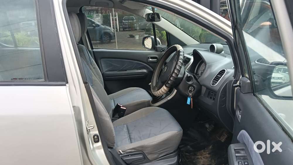 Maruti Suzuki Ritz Vxi, 2011, Petrol