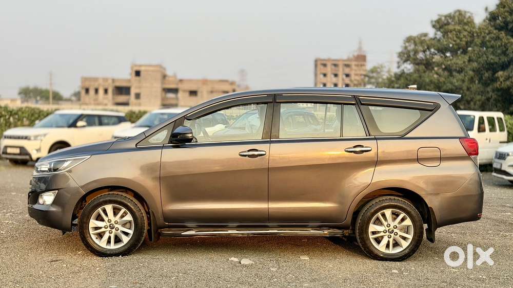 Toyota Innova Crysta 2.4 Vx Mt 8s, 2017, Diesel