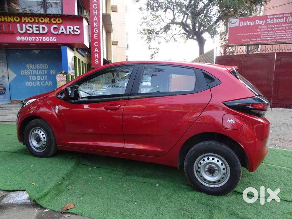 Tata Altroz 1.2 Xe, 2022, Petrol