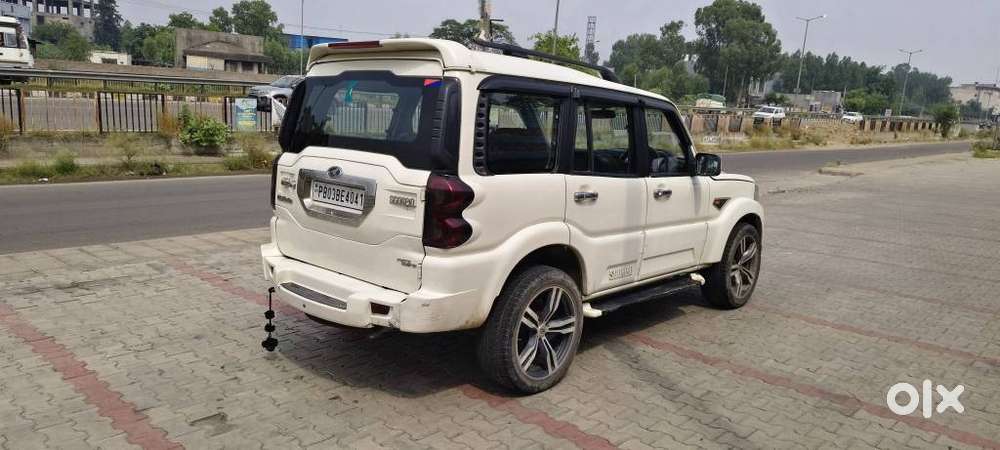 Mahindra Scorpio, 2016, Diesel