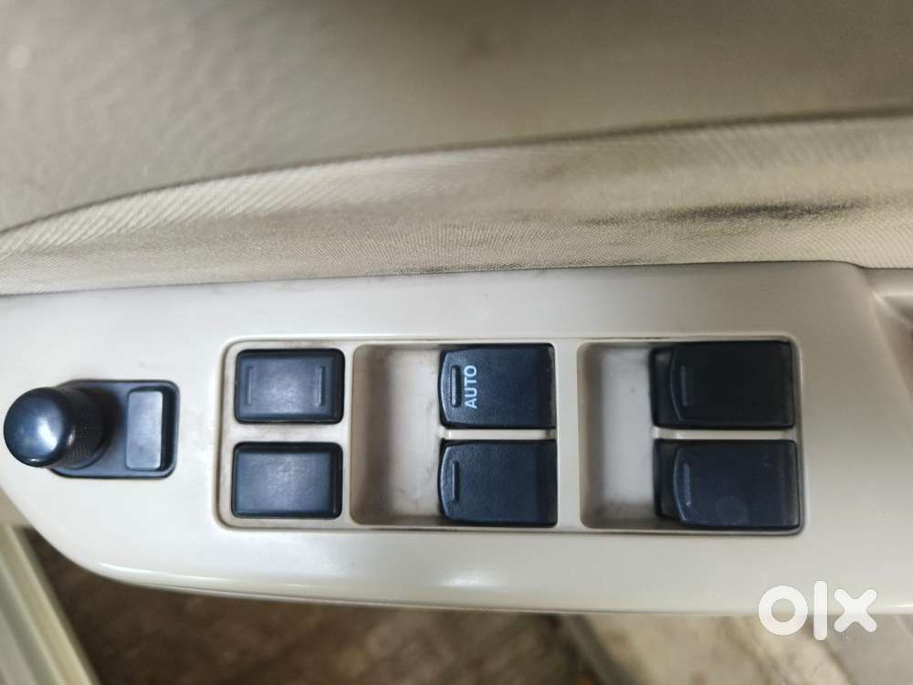 Maruti Suzuki Swift Dzire Vxi(o) Mt, 2016, Petrol
