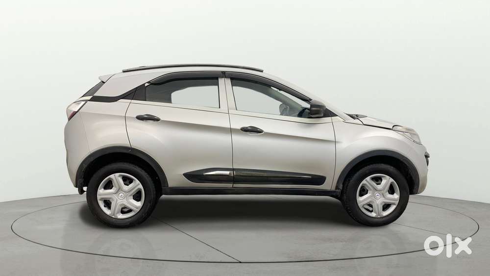 Tata Nexon 1.2 Revotron Xma, 2018, Petrol