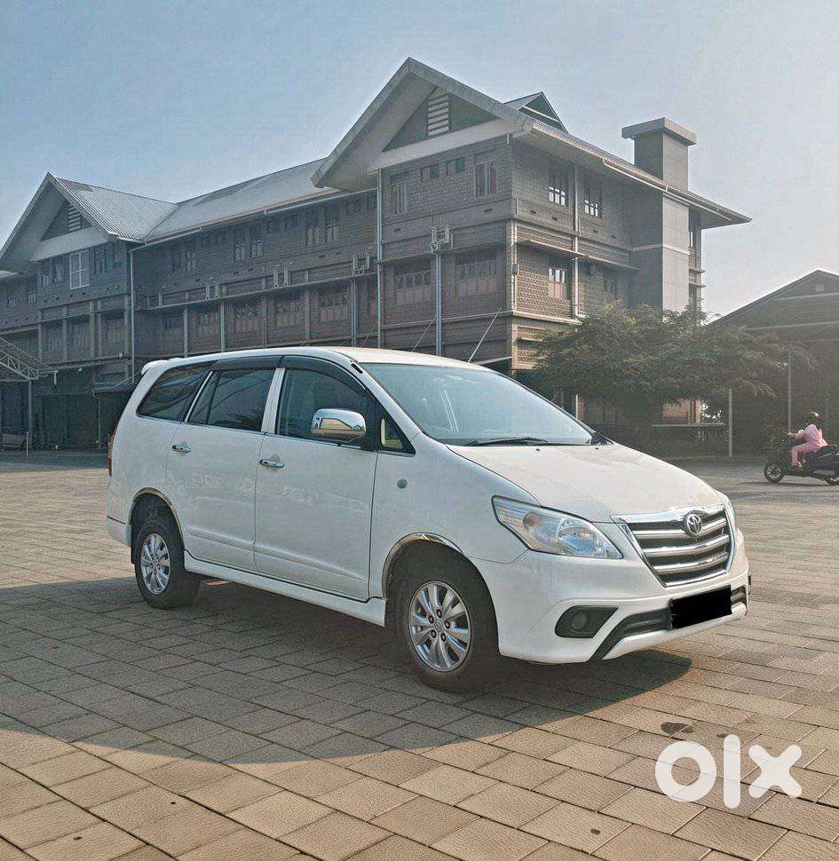 Toyota Innova 2.5 G (diesel) 8 Seater Bs Iv, 2015, Diesel