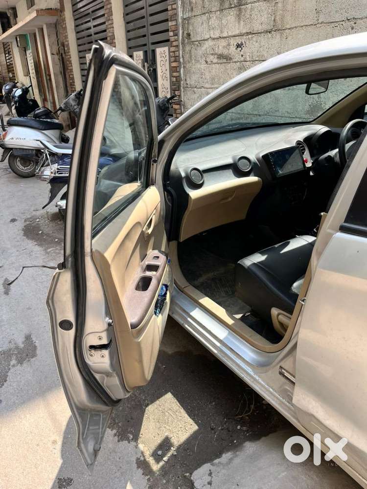 Honda Brio 2013 Petrol Well Maintained