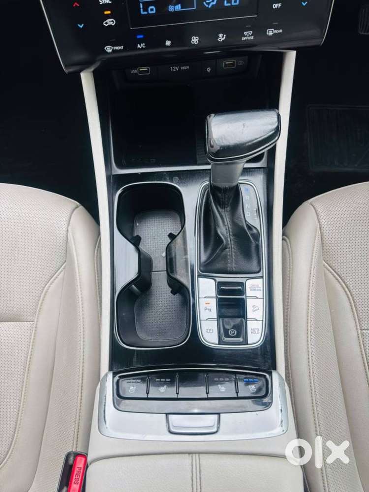 Hyundai Tucson 2.0 Signature 4wd Diesel At Dual Tone, 2022, Diesel