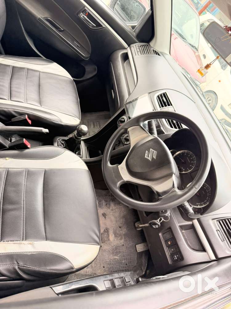Maruti Suzuki Swift Vxi + Manual, 2015, Petrol