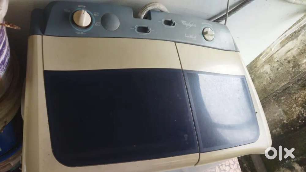 Wirlpool semi automatic washing machine