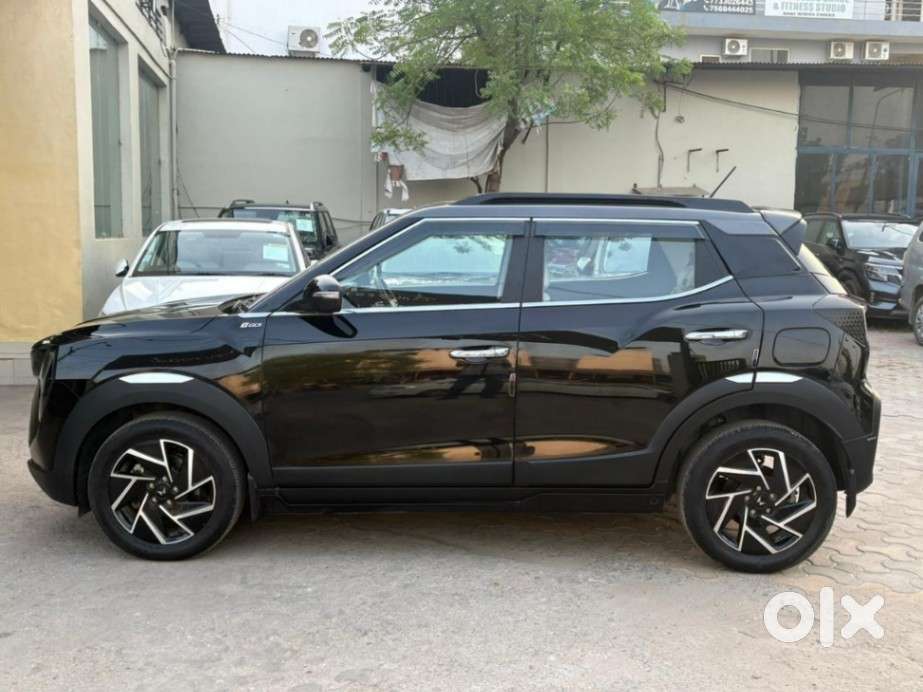 Mahindra Xuv 3xo Ax7l Petrol Mt, 2024, Petrol