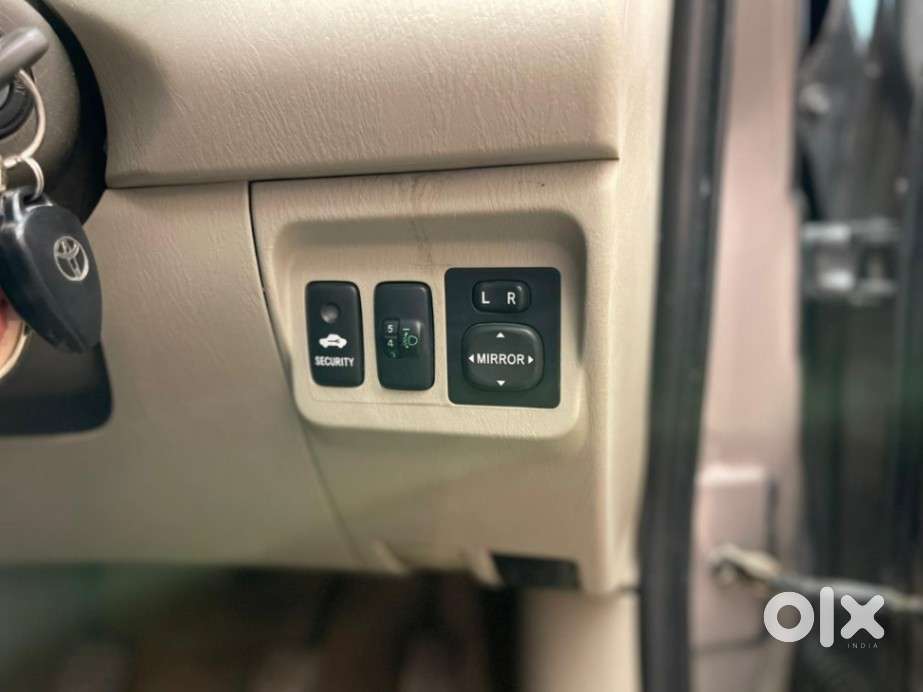 Toyota Innova 2.5 G (diesel) 8 Seater, 2013, Diesel