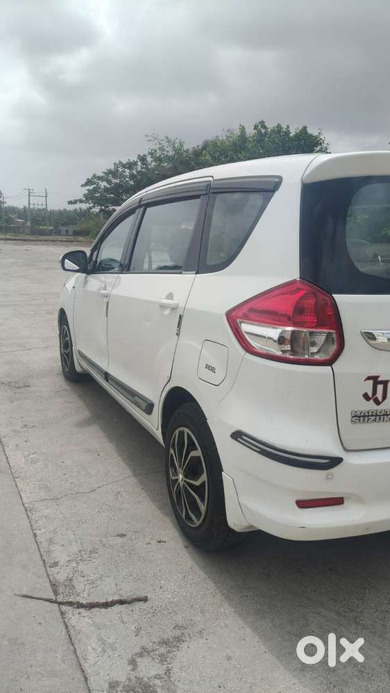 Maruti Suzuki Ertiga Diesel Manual 2015-2018 2nd Owner