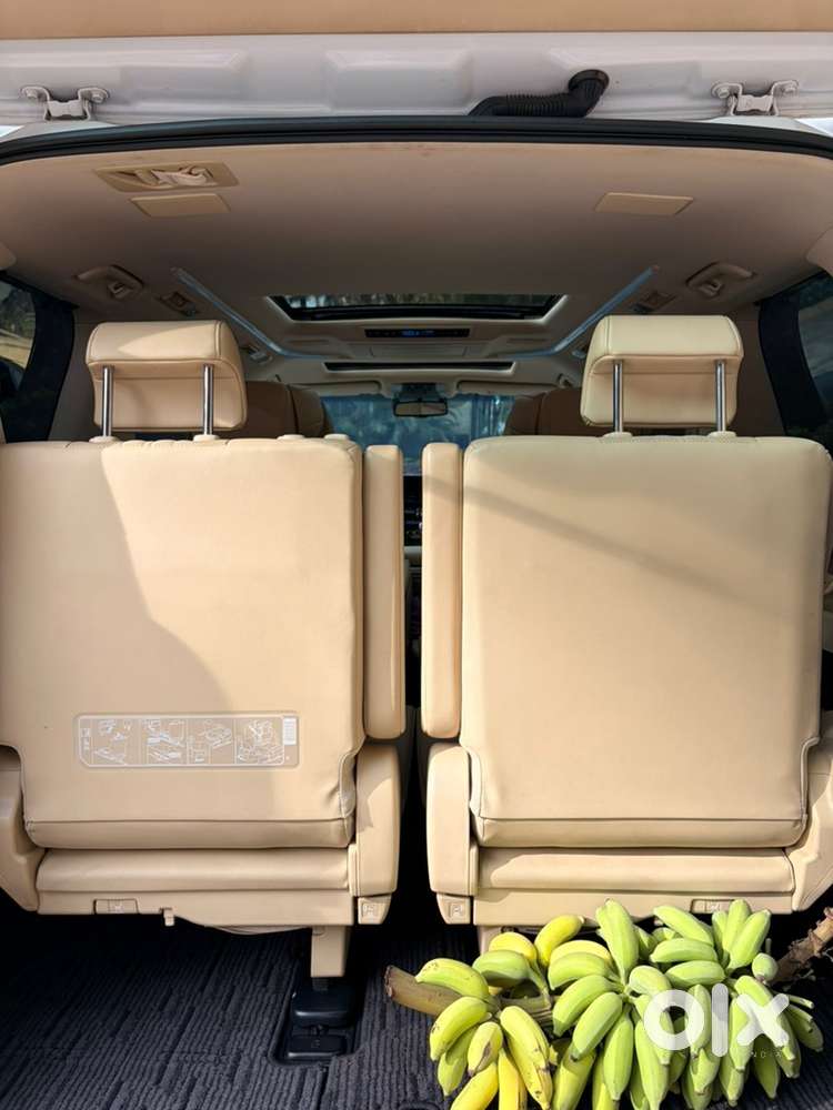 Toyota Vellfire Petrol 2022