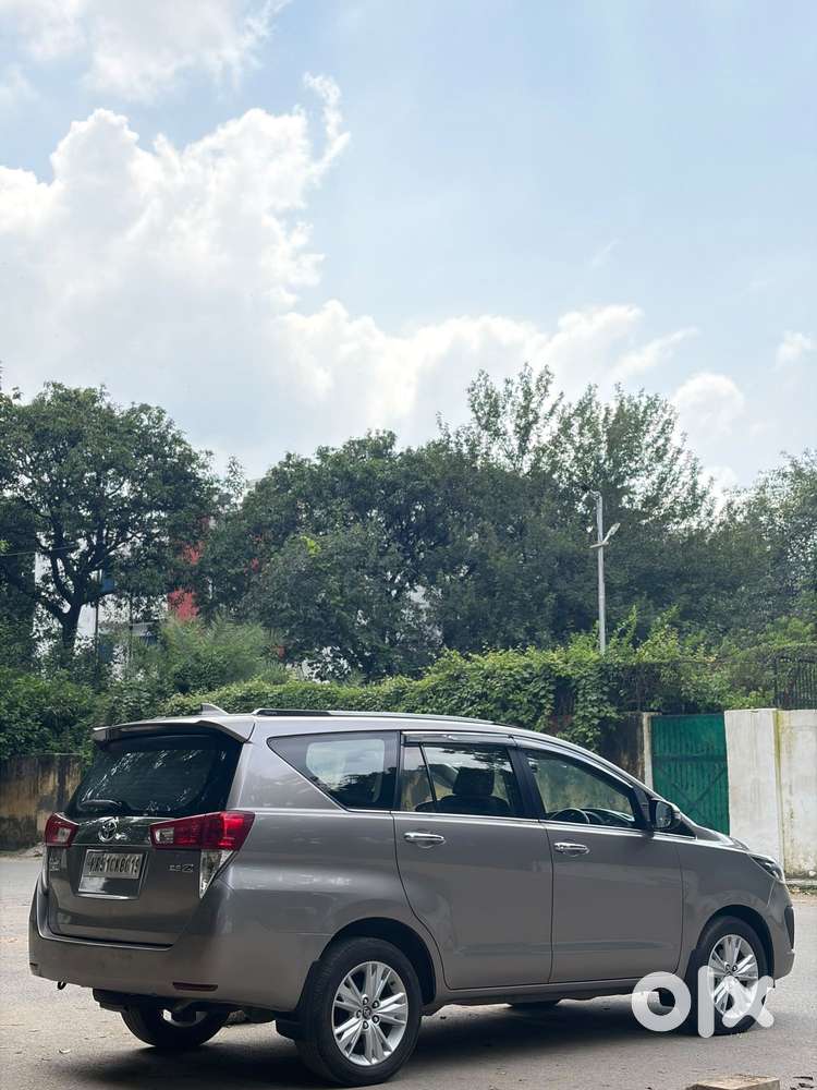 Toyota Innova Crysta, 2017