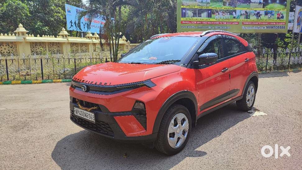 Tata Nexon Pure (s) 1.2 Petrol 6amt, 2024, Petrol