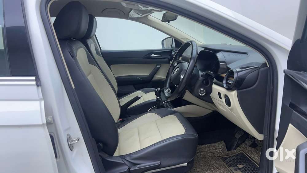 Skoda Slavia Style (non-sunroof), 2022, Petrol