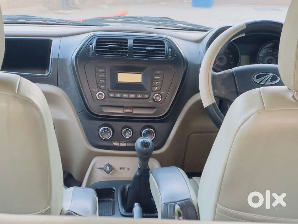 Mahindra Tuv 300 T6, 2016, Petrol