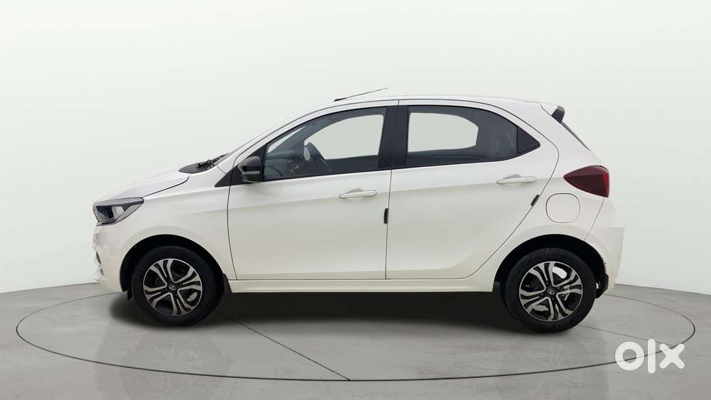 Tata Tiago 1.2 Revotron Xta, 2023, Petrol