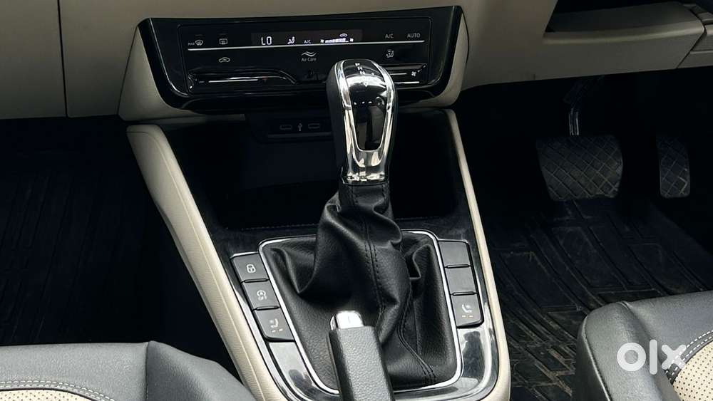Skoda Slavia Style 1.0l Tsi At, 2023, Petrol