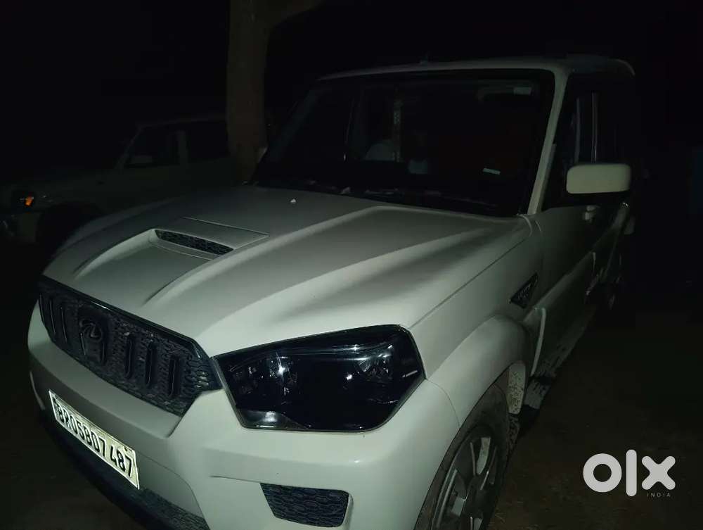 Mahindra Scorpio S6 Plus Diesel 2015