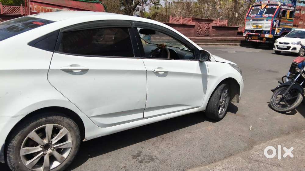 Hyundai Verna 2011 Petrol 100000 Km Driven