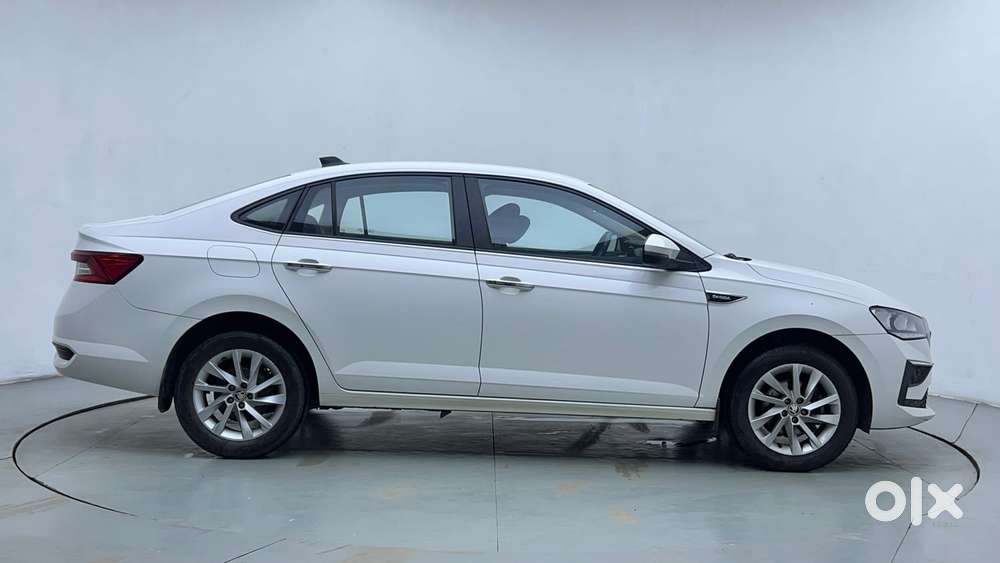 Skoda Slavia Ambition 1.0l Tsi At, 2022, Petrol