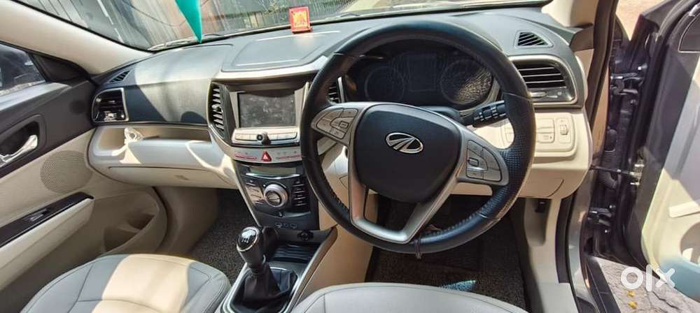 Mahindra Xuv300 2023 Petrol Well Maintained