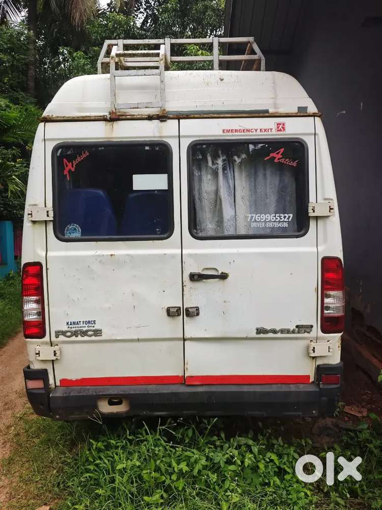 Force Motors Tempo Traveller 20+1 Seater